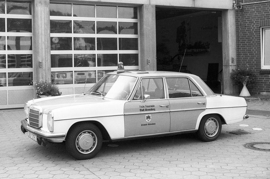  Mercedes-Benz 220 Feuerwehr Kommandowagen 1967 года  (фото 1 из 2)